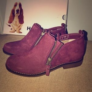 NIB Hush Puppies suede booties - women’s size 8